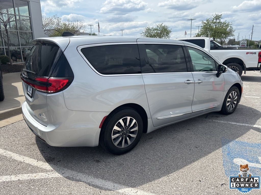 2023 Chrysler Pacifica Hybrid Limited