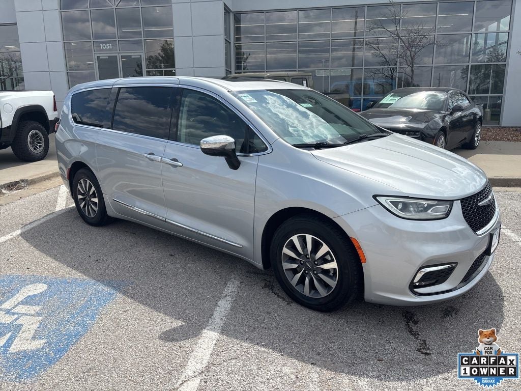 2023 Chrysler Pacifica Hybrid Limited