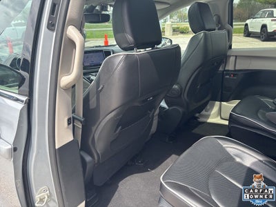 2023 Chrysler Pacifica Hybrid Limited