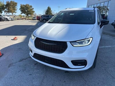 2026 Chrysler Pacifica PACIFICA SELECT AWD