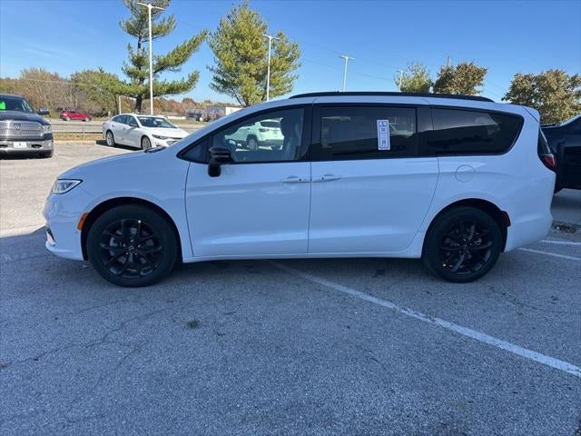 2026 Chrysler Pacifica PACIFICA SELECT AWD