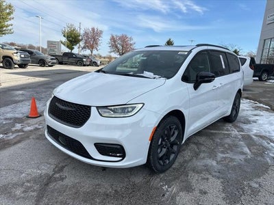 2026 Chrysler Pacifica PACIFICA SELECT AWD