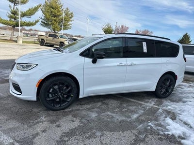 2026 Chrysler Pacifica PACIFICA SELECT AWD