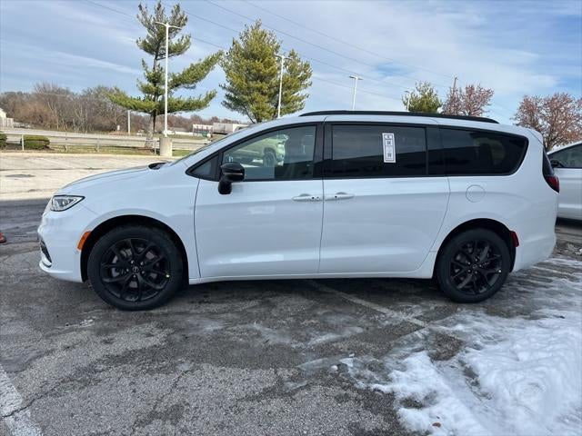2026 Chrysler Pacifica PACIFICA SELECT AWD