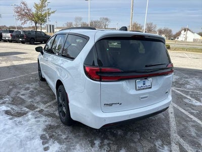 2026 Chrysler Pacifica PACIFICA SELECT AWD