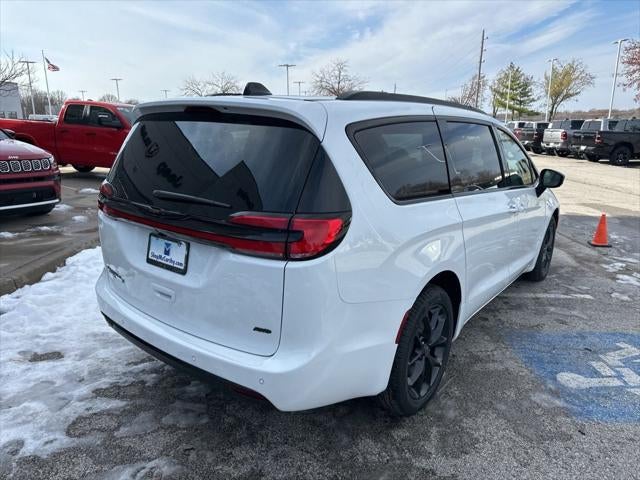 2026 Chrysler Pacifica PACIFICA SELECT AWD