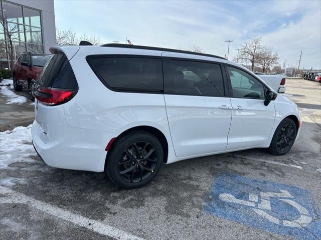 2026 Chrysler Pacifica PACIFICA SELECT AWD