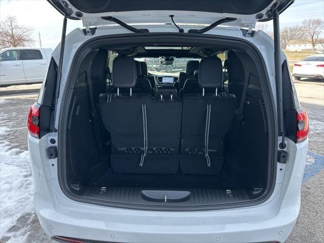2026 Chrysler Pacifica PACIFICA SELECT AWD