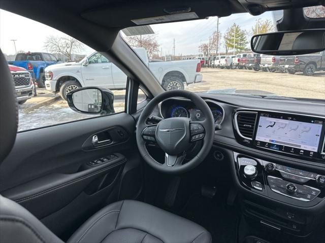 2026 Chrysler Pacifica PACIFICA SELECT AWD