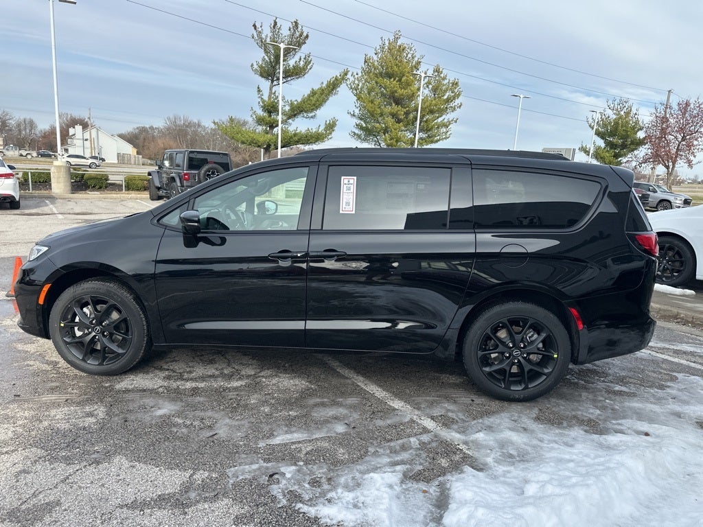 2026 Chrysler Pacifica Limited