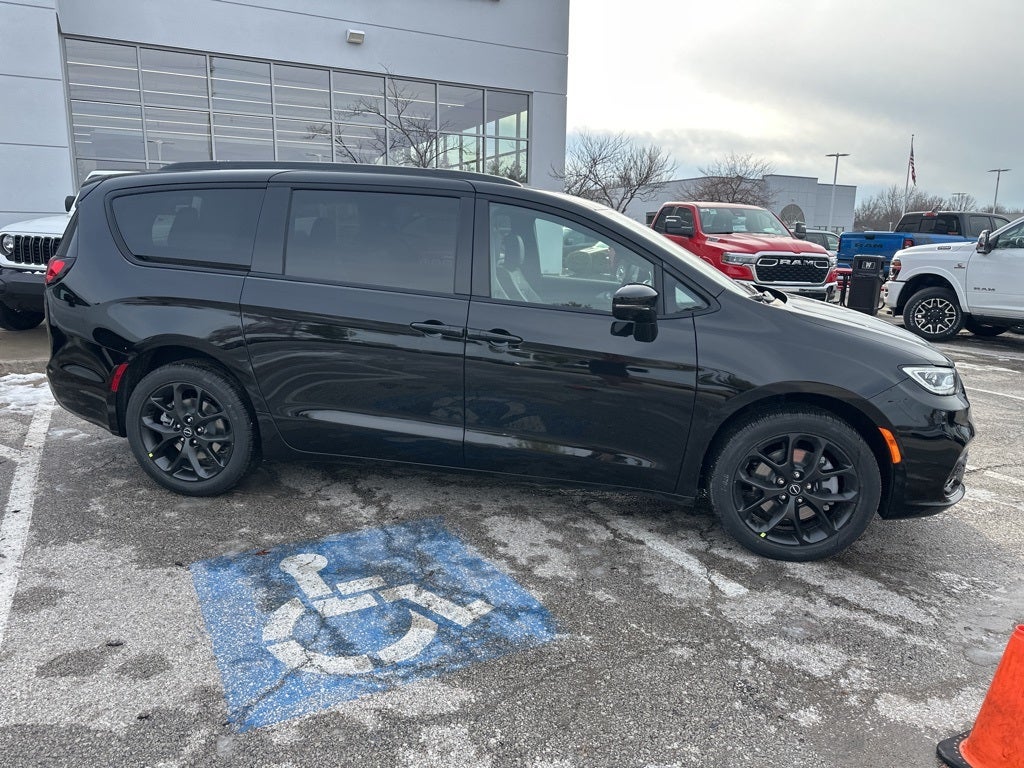 2026 Chrysler Pacifica Limited