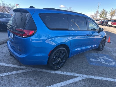 2026 Chrysler Pacifica Limited