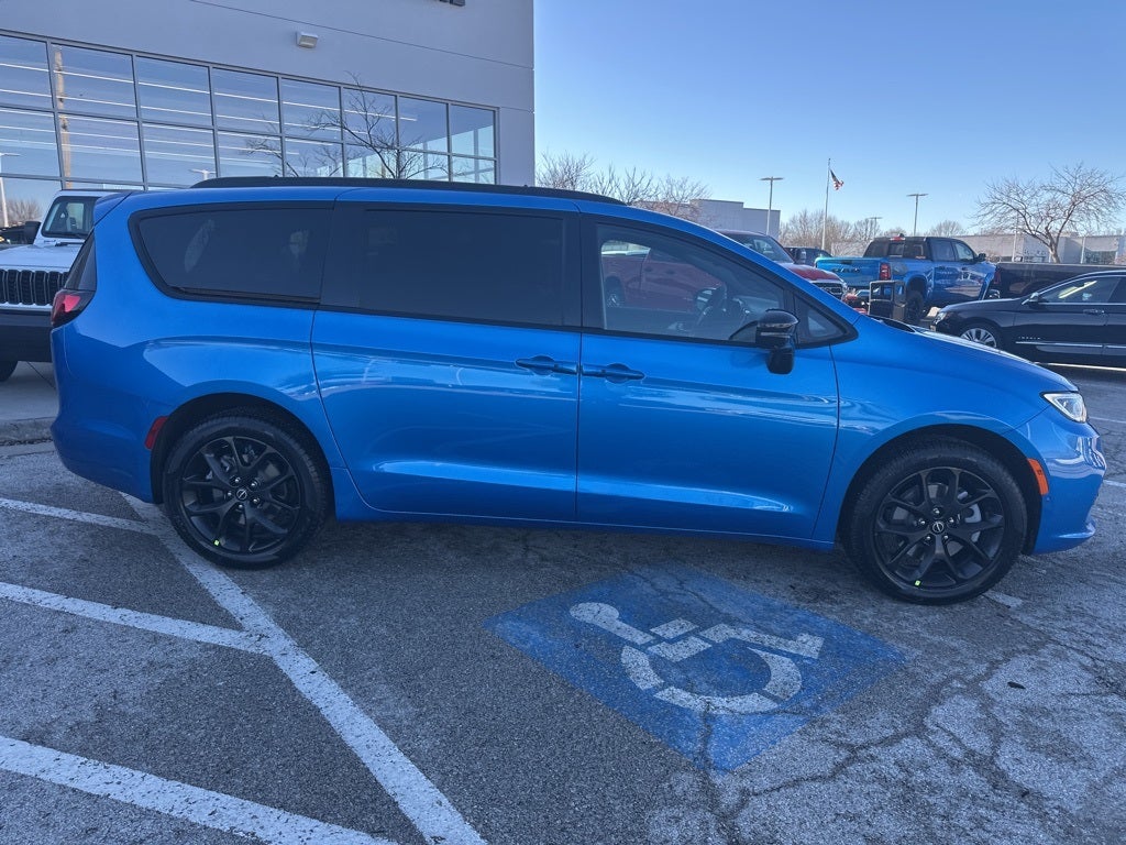 2026 Chrysler Pacifica Limited