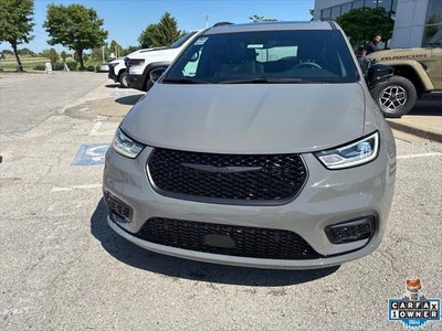 2025 Chrysler Pacifica Limited AWD