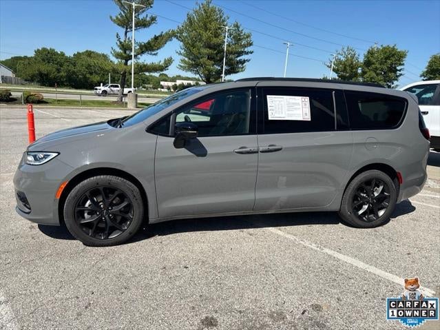 2025 Chrysler Pacifica Limited AWD