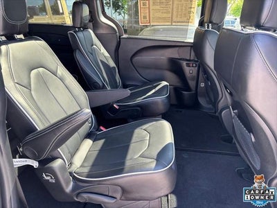 2025 Chrysler Pacifica Limited AWD