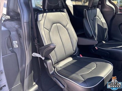 2025 Chrysler Pacifica Limited AWD