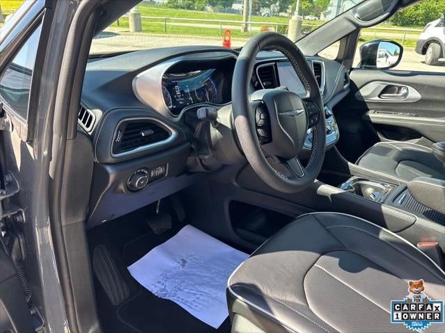 2025 Chrysler Pacifica Limited AWD
