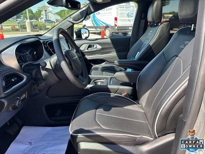 2025 Chrysler Pacifica Limited AWD