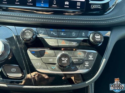 2025 Chrysler Pacifica Limited AWD