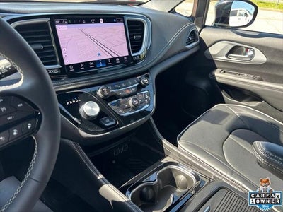 2025 Chrysler Pacifica Limited AWD
