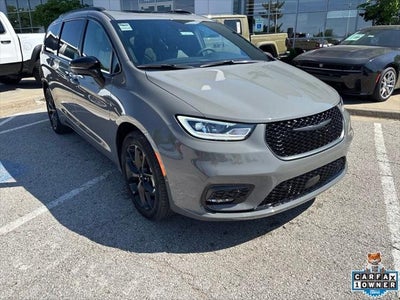2025 Chrysler Pacifica Limited AWD