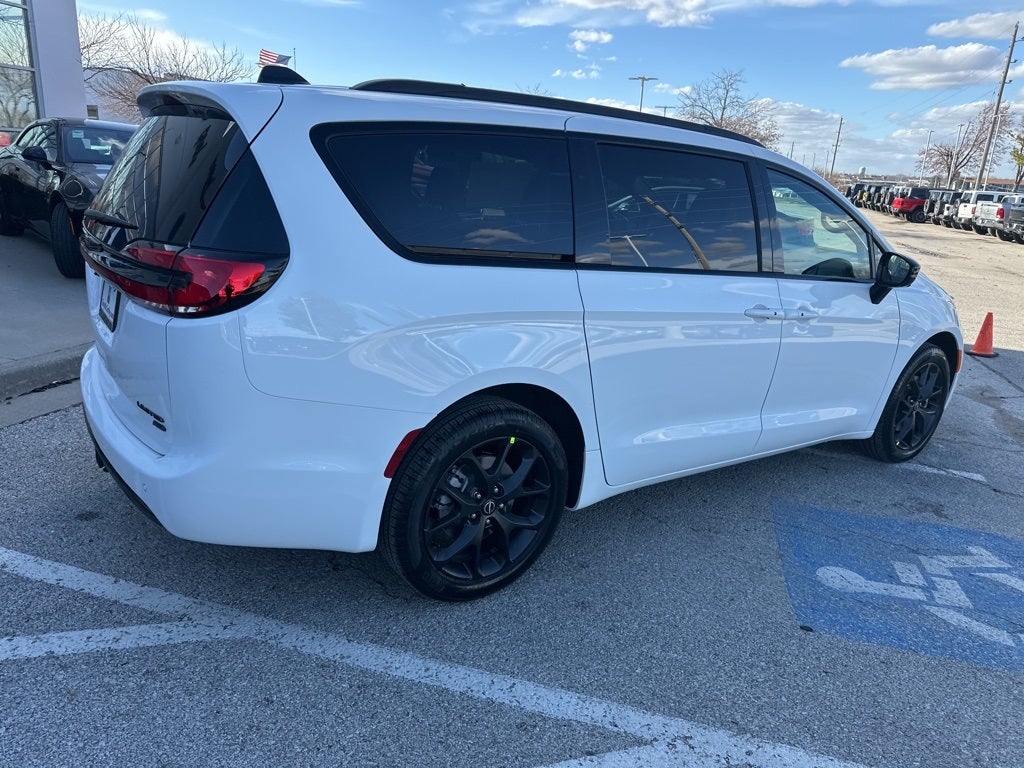 2026 Chrysler Pacifica Limited