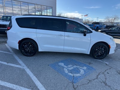 2026 Chrysler Pacifica Limited