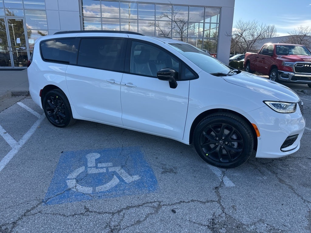 2026 Chrysler Pacifica Limited