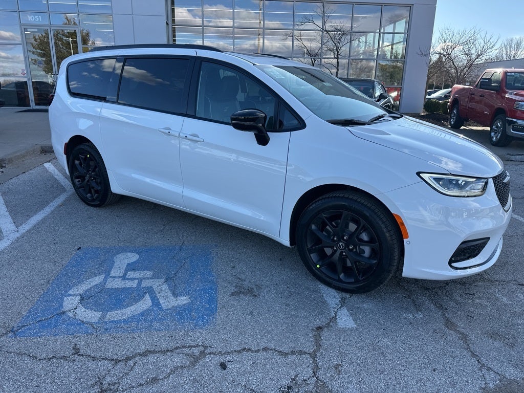 2026 Chrysler Pacifica Limited