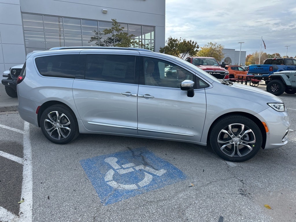 2026 Chrysler Pacifica Pinnacle