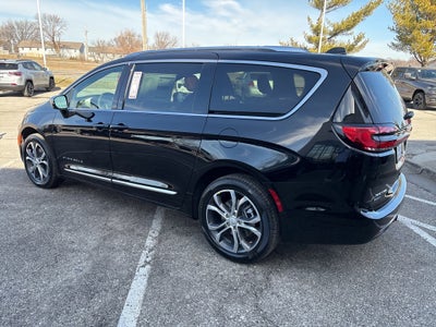 2026 Chrysler Pacifica Pinnacle