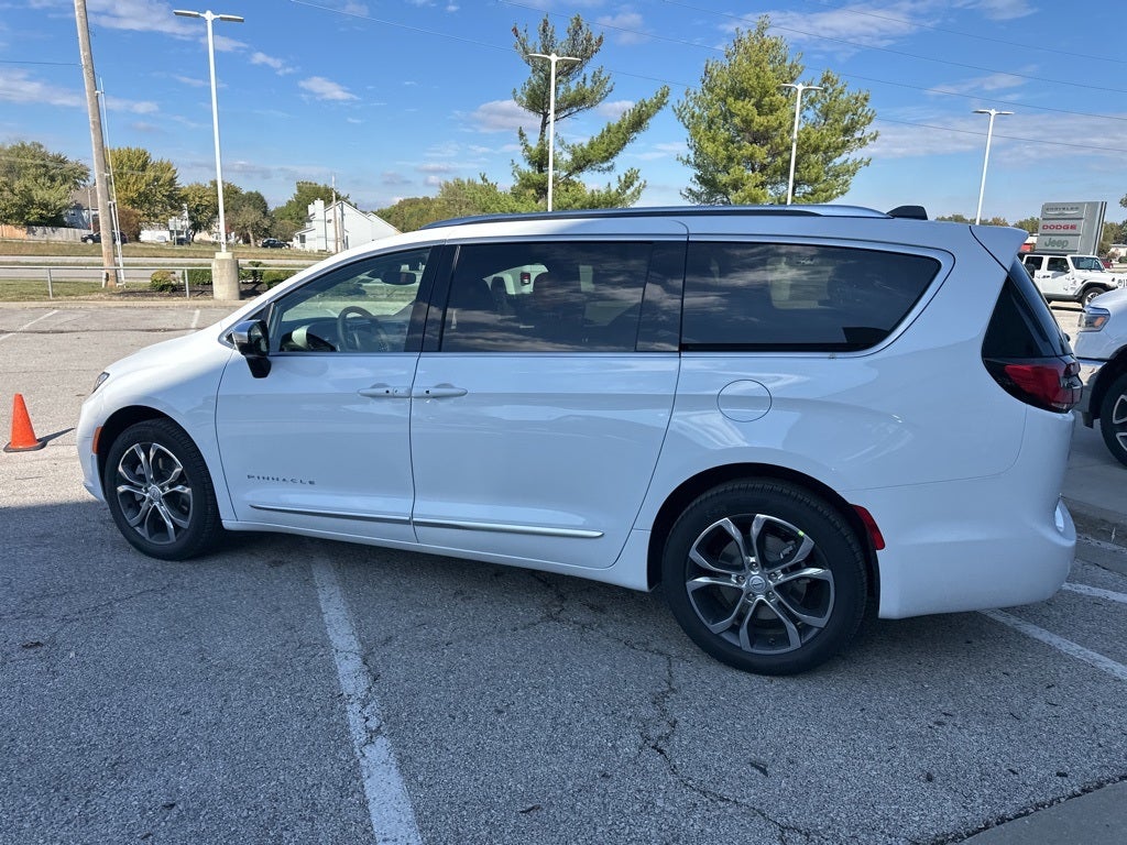 2026 Chrysler Pacifica Pinnacle