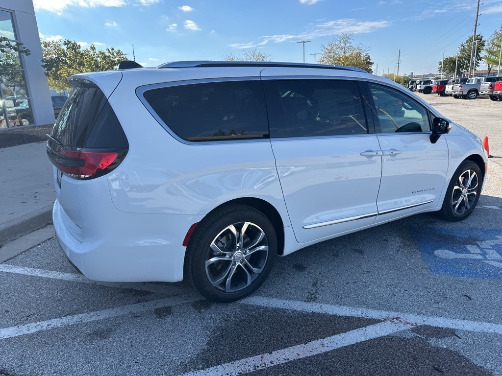 2026 Chrysler Pacifica Pinnacle
