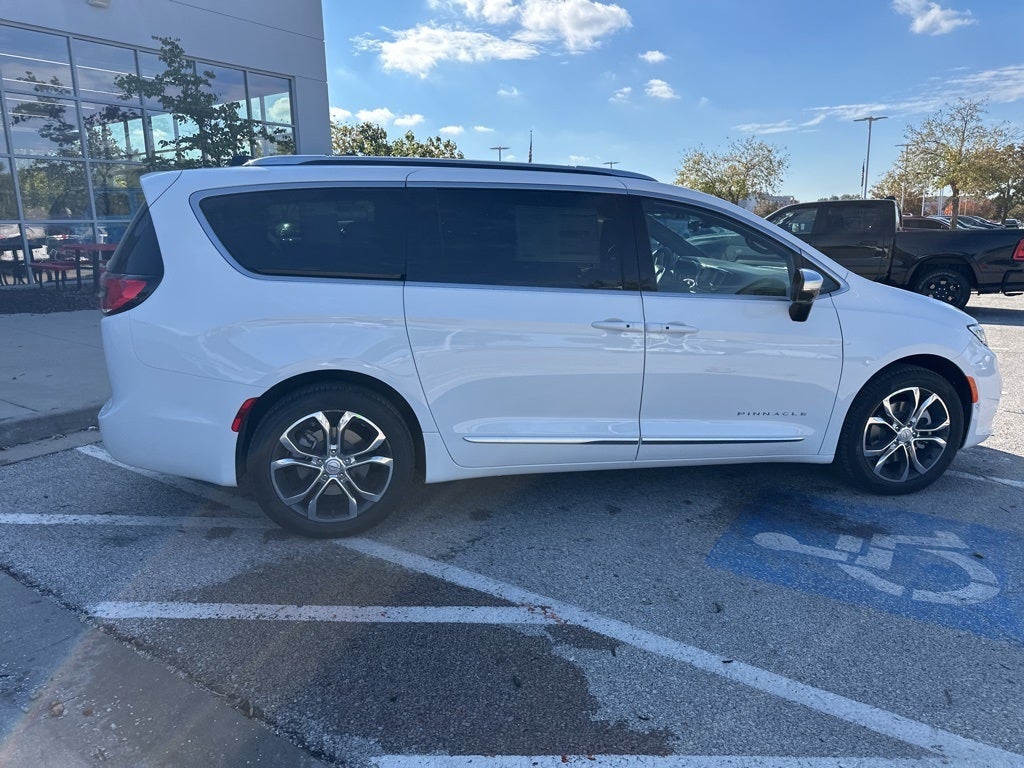 2026 Chrysler Pacifica Pinnacle