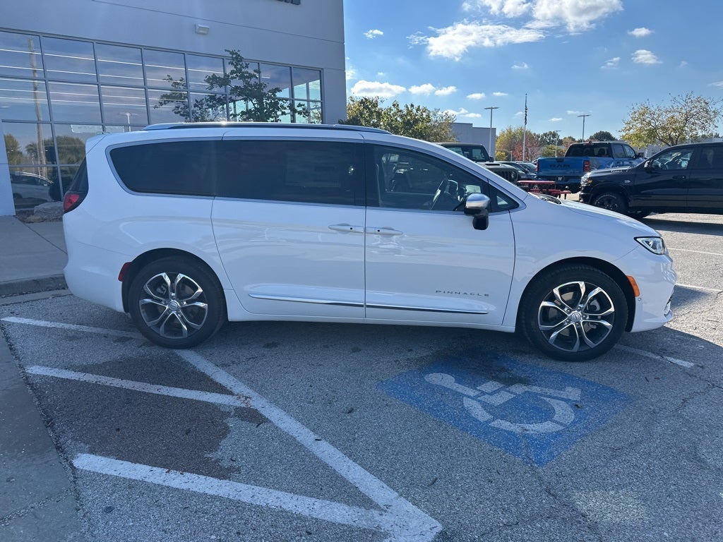 2026 Chrysler Pacifica Pinnacle