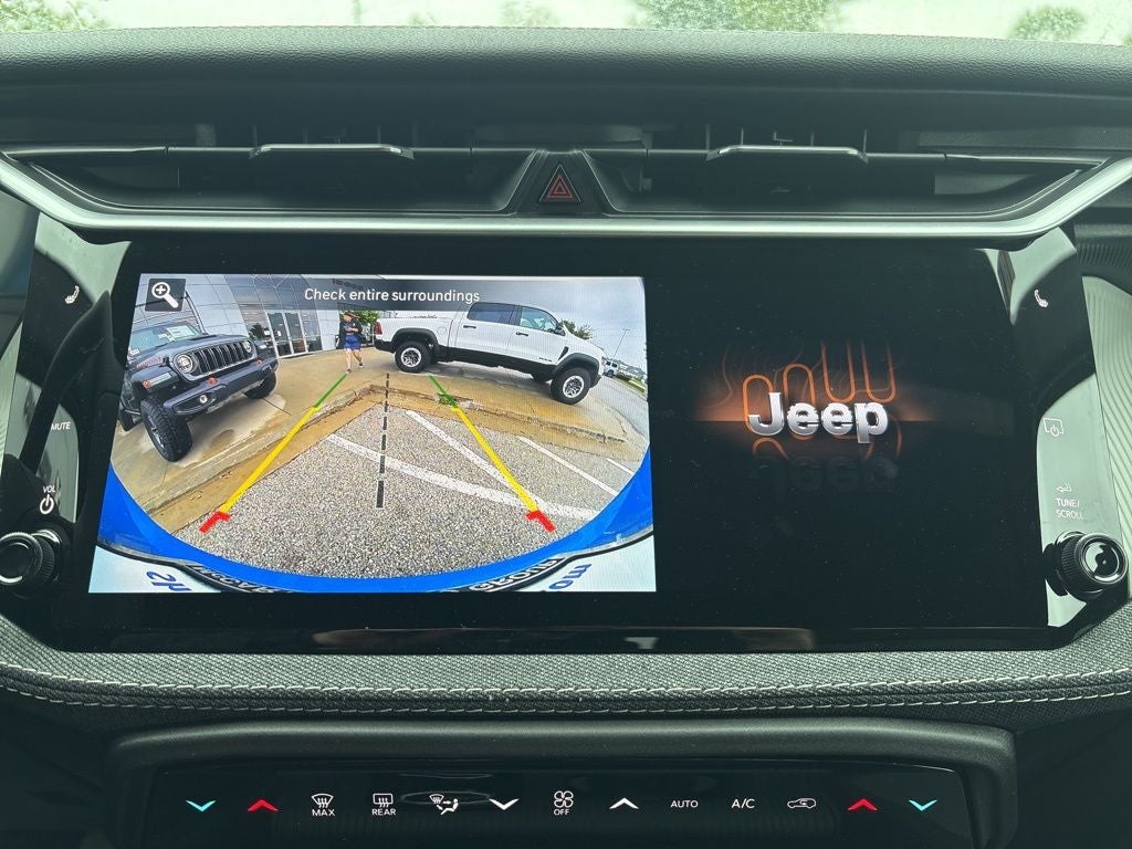 2026 Jeep Cherokee CHEROKEE LAREDO 4X4