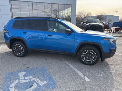2026 Jeep Cherokee Laredo