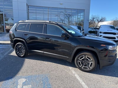 2026 Jeep Cherokee Laredo