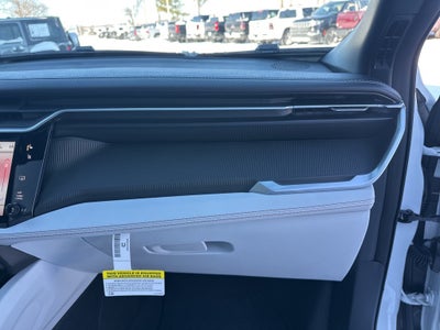 2026 Jeep Cherokee Overland