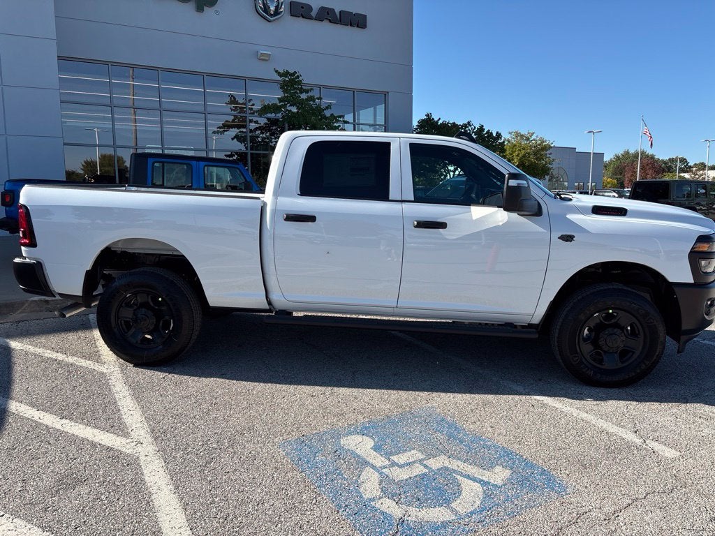2027 RAM Ram 3500 RAM 3500 TRADESMAN CREW CAB 4X4 6'4' BOX