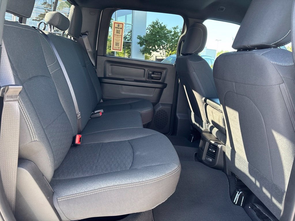 2027 RAM Ram 3500 RAM 3500 TRADESMAN CREW CAB 4X4 6'4' BOX