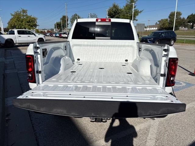 2027 RAM Ram 3500 RAM 3500 TRADESMAN CREW CAB 4X4 6'4' BOX