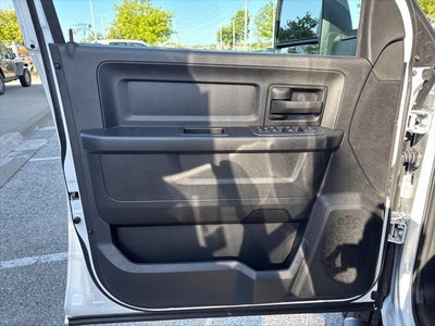 2027 RAM Ram 3500 RAM 3500 TRADESMAN CREW CAB 4X4 6'4' BOX