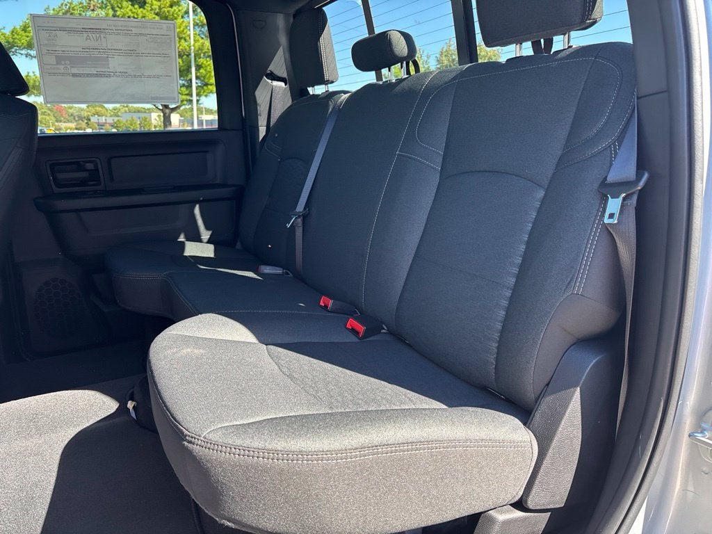 2027 RAM Ram 3500 RAM 3500 TRADESMAN CREW CAB 4X4 6'4' BOX