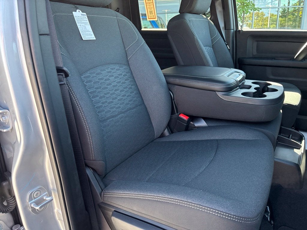 2027 RAM Ram 3500 RAM 3500 TRADESMAN CREW CAB 4X4 6'4' BOX