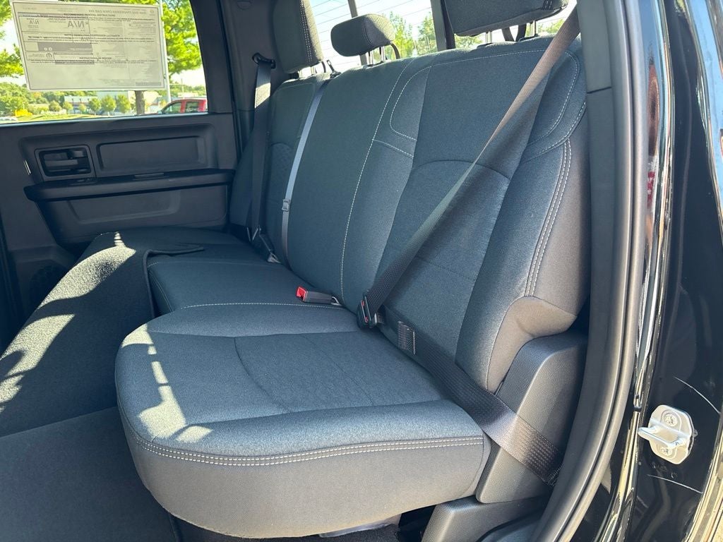 2027 RAM Ram 3500 RAM 3500 TRADESMAN CREW CAB 4X4 6'4' BOX
