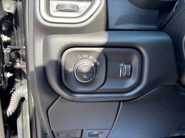 2027 RAM Ram 3500 RAM 3500 TRADESMAN CREW CAB 4X4 6'4' BOX