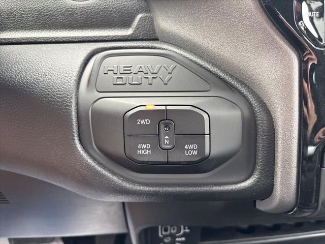 2026 RAM Ram 3500 RAM 3500 TRADESMAN CREW CAB 4X4 6'4' BOX