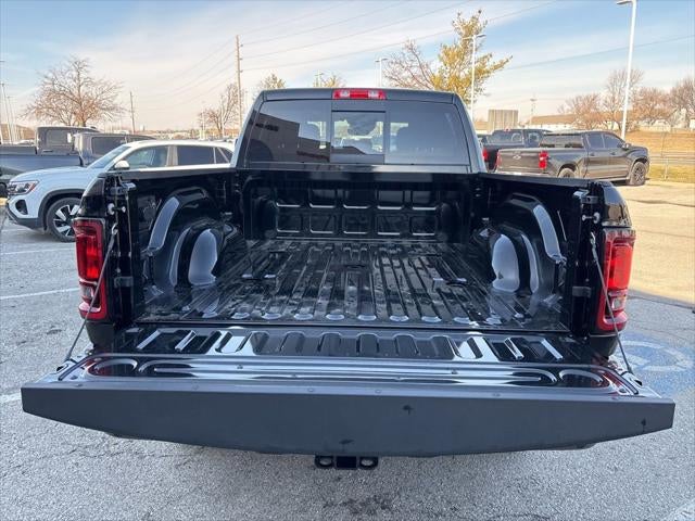 2026 RAM Ram 3500 RAM 3500 TRADESMAN CREW CAB 4X4 6'4' BOX